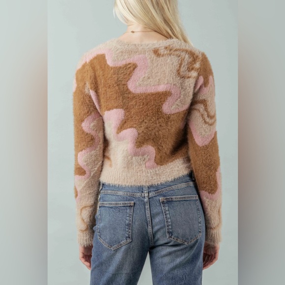 VEry J. WAVE PATTERN CROP KNIT SWEATER TOP - Picture 3 of 5